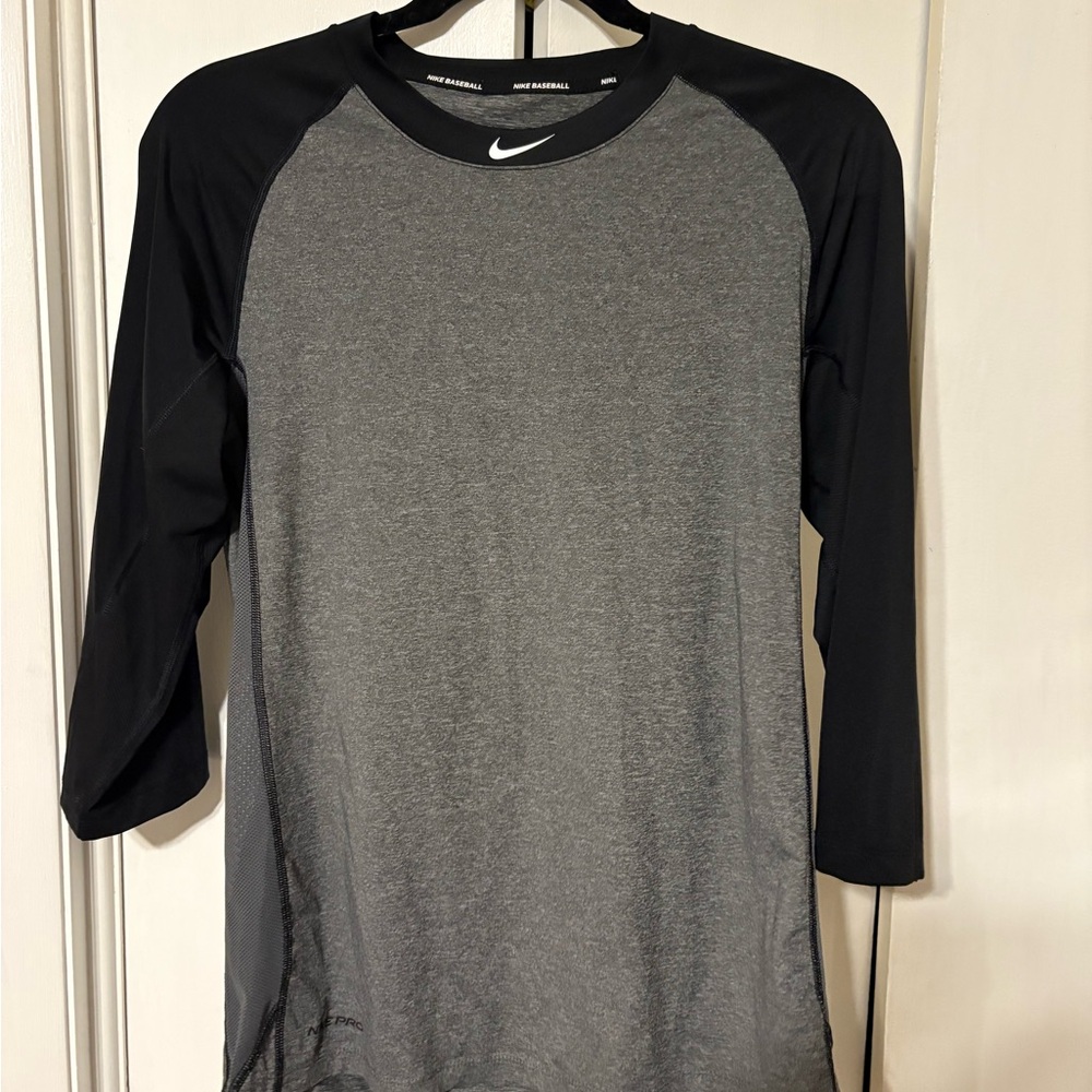 Nike Black and Gray 3/4 Sleeve Shirt